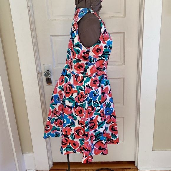 Tommy‎ Hilfiger 8 - Picture 2 of 5